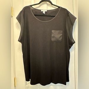 Calvin Klein women’s size 2x black T-shirt with pocket & polyester trim
